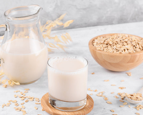 Welk soort melk is het gezondst? Havermelk en andere soorten melk worden met elkaar vergeleken.